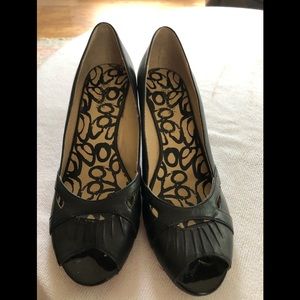 Kenneth Cole peep toe shoes